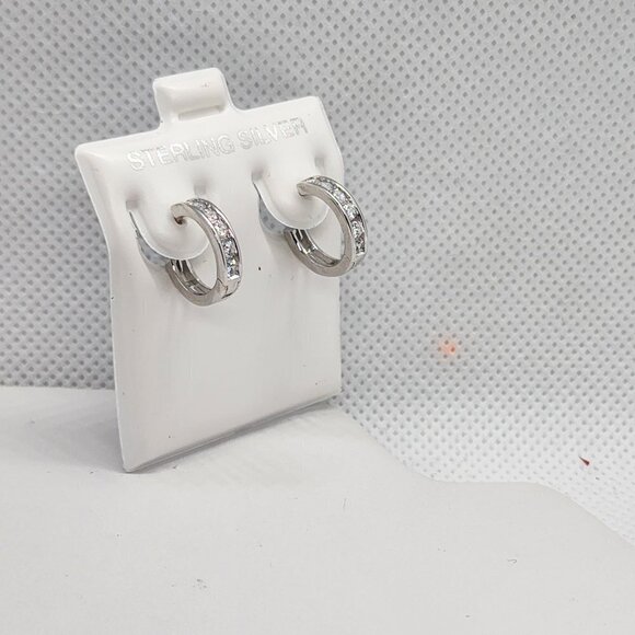 Brand New  Sterling Silver 925 Cubic zirconia stones Earrings - Picture 1 of 4